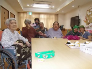 福祉館恵海珊瑚ユニットにて、誕生会が行われました。