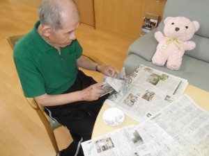 『福祉館恵海：うみかぜ：海ほたるにて兜を織ってくださいました。