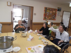 【福祉館恵海：うみかぜ：はまゆうユニットにて】いもたきをしました①