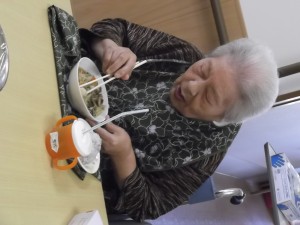 【福祉館恵海：うみかぜ：はまゆうユニットにて】いもたきをしました