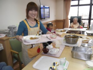 【福祉館恵海：うみかぜ：はまゆうユニットにて】誕生日会を行いました。