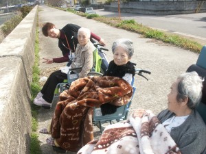 【福祉館恵海：うみかぜ】散歩がてら海を見に・・・