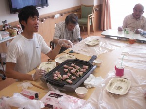 ■とれたてのキュウリを、ベーコン巻いて焼いて食べよう！