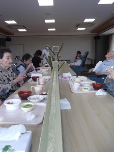 渚ユニットも流しそうめん行いました(^^)