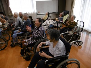 ■オライオン（訪問演奏ボランティアの皆様）の演奏会を堪能されました（●＾o＾●）